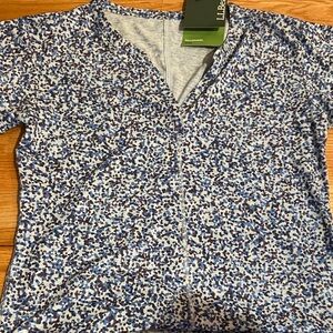 L.L. Bean Blue and White Patterned Women's Short Sleeve Tee